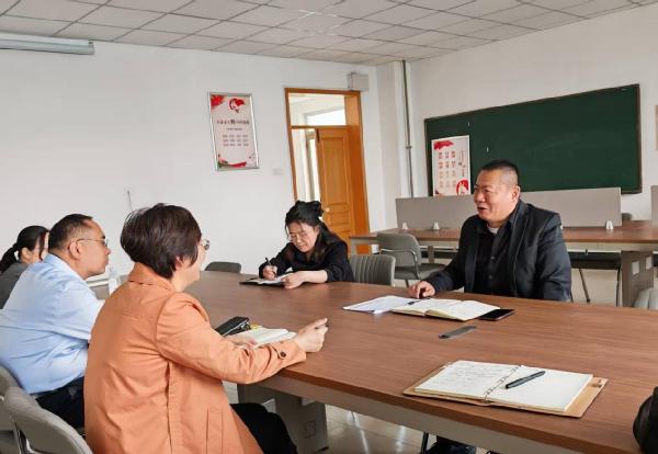 校科技处赴化学与药学院开展科研工作调研